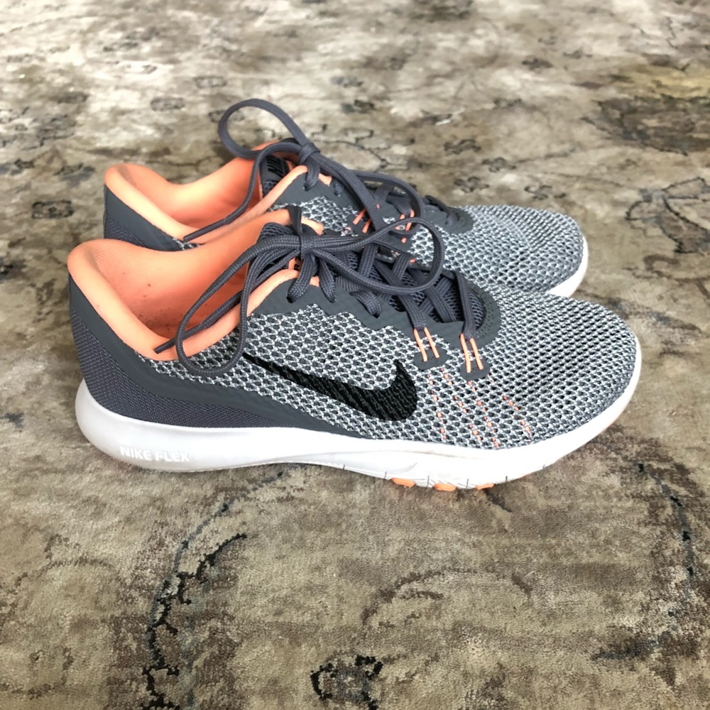 Nike Tennis Shoes